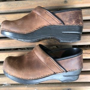 dansko oiled leather 36 brown